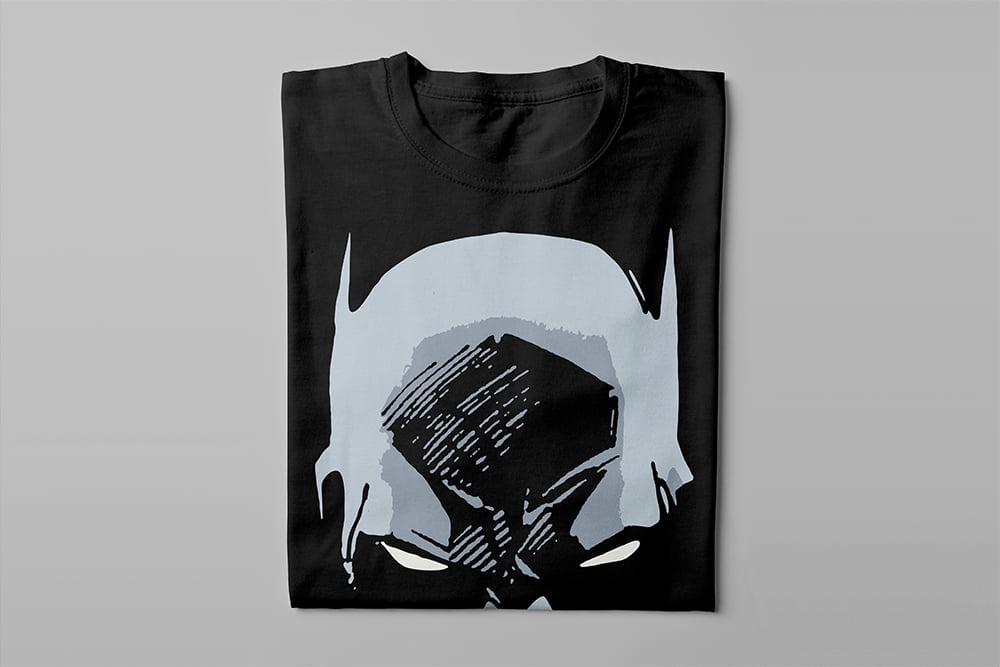 Batman Cowl Piercing Blue Men's Graphic T-shirt - black - folded long