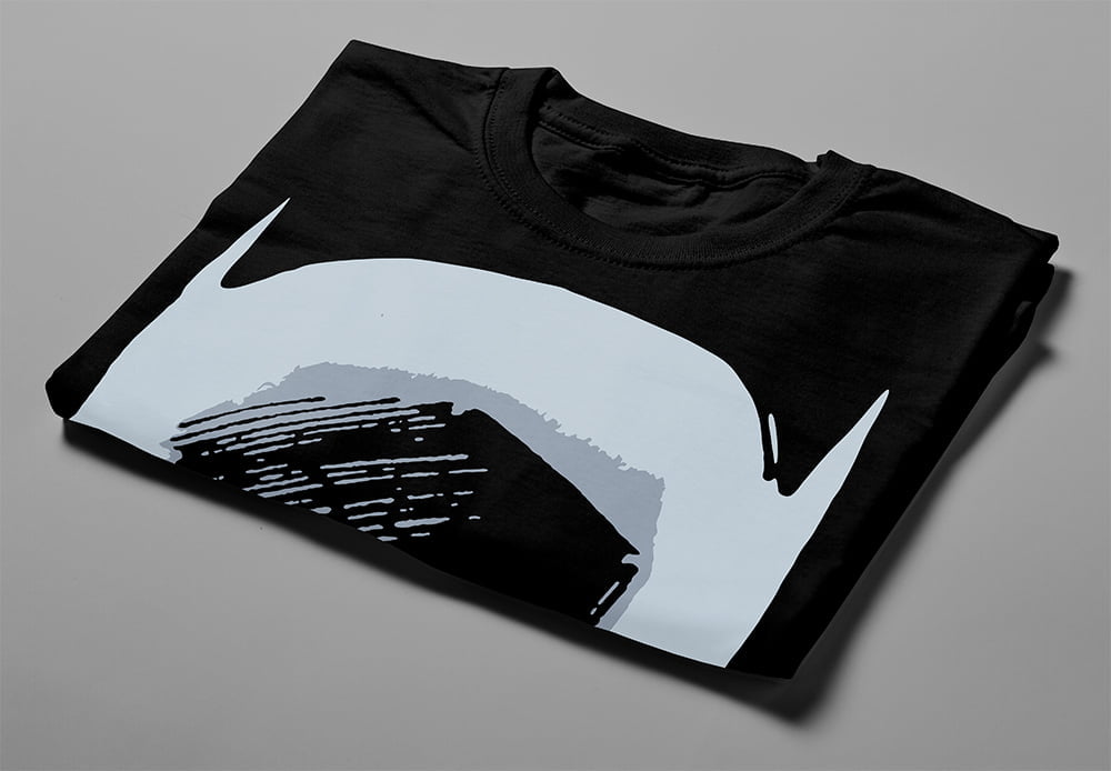 Batman Cowl Piercing Blue Men's Graphic T-shirt - black - folded short